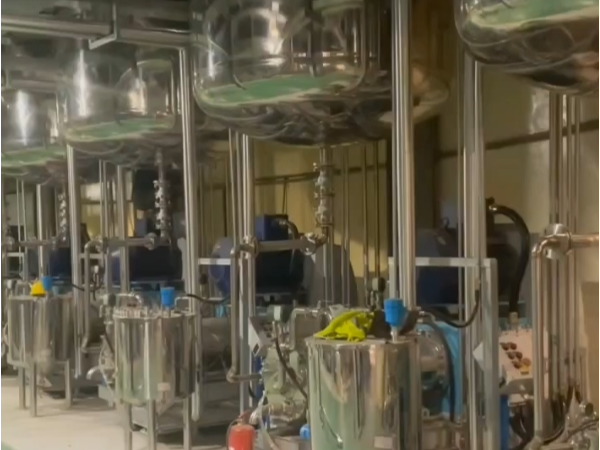 防腐涂料生產設備的選型